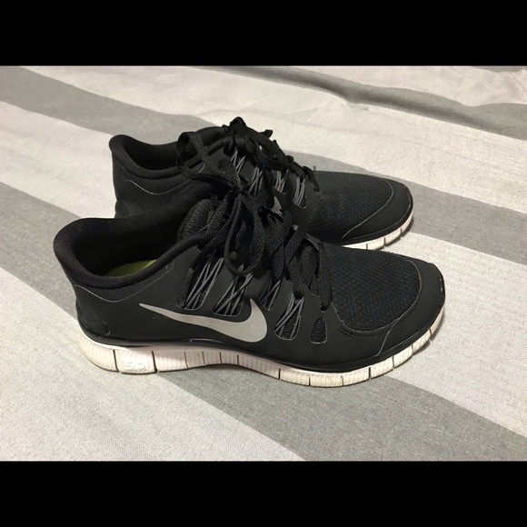 Nike - Picture 2 of 4